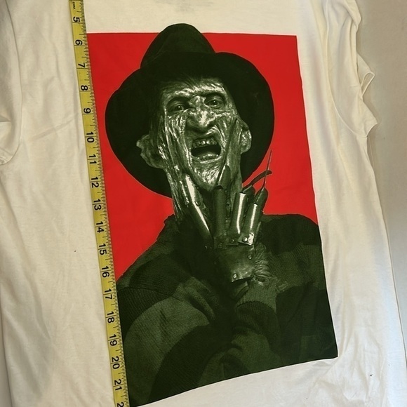 Freddy Krueger -  A Nightmare On Elm Street Men's T-Shirt NWOT WHITE medium - Picture 9 of 9
